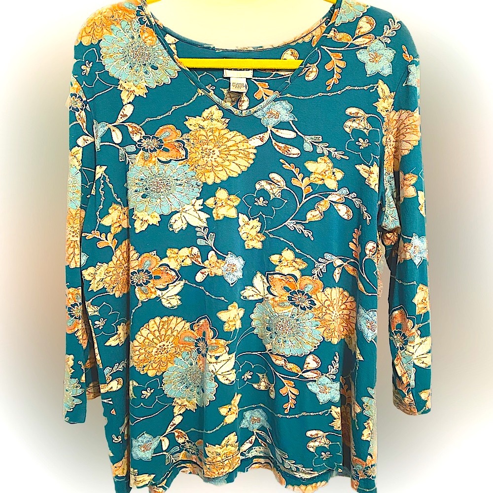 Chicos Long Sleeve Top in Pretty Teal & Coral Flowers in  96% Rayon, 4% Spandex